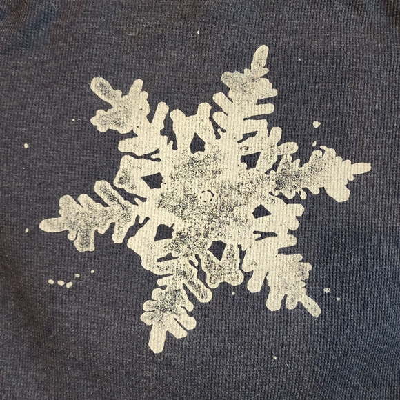 Old Navy Blue Waffle Knit Thermal Snowflake Top Size XL - Picture 4 of 4